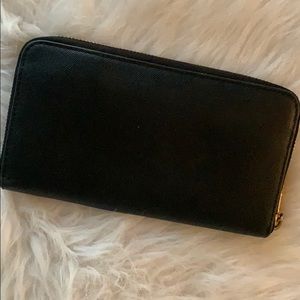 Tory Burch Bags - Tory Burch wallet Tory Burch Bags - Tory Burch wallet